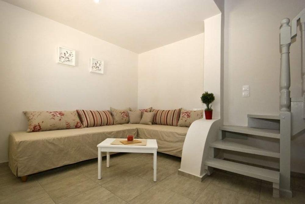 Alafouzos Studios & Apartments Kamari  Luaran gambar